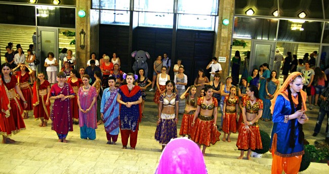 В оперном театре танцевали индийские танцы