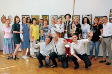 Неповторимый гуцульский колорит. Харьковчан приглашают на выставку работ мастеров из Косова
