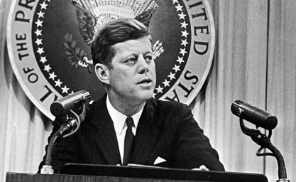 Джон Кеннеди — «В космосе мы оказались позади Советского Союза»
