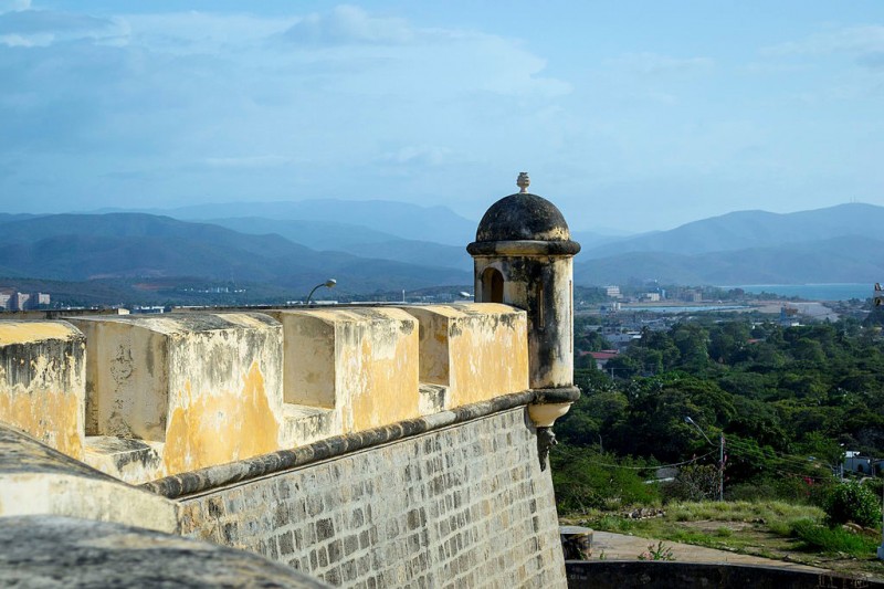 Вид на Куману из замка Сан-Антонио