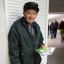 Девяностолетний старик продает в харьковском метро свои сказки
