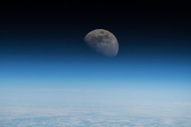 Взгляд на Луну глазами экипажа МКС